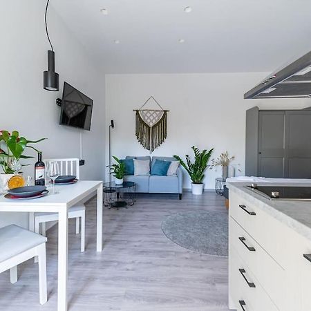 Elegant Fully Equipped Apartment Near City Centre Heraklion  Exterior photo