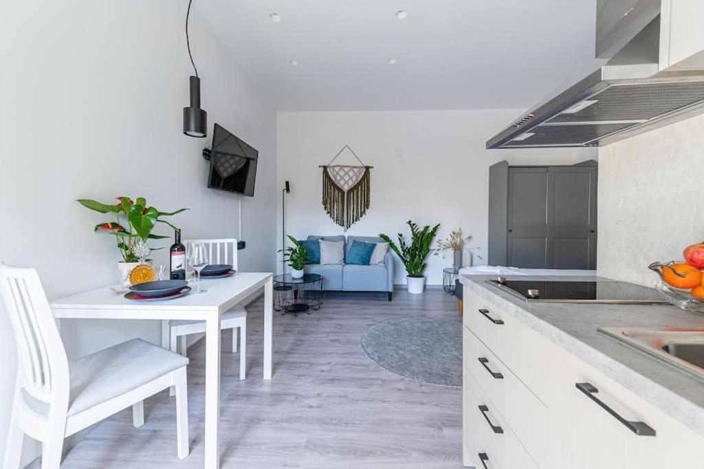 Elegant Fully Equipped Apartment Near City Centre Heraklion  Exterior photo